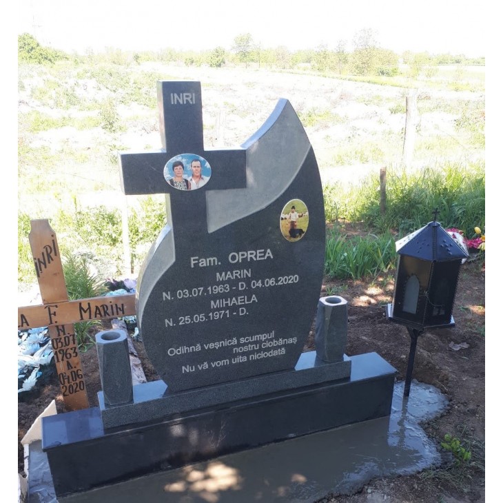 MONUMENT  ‘LACRIMA’